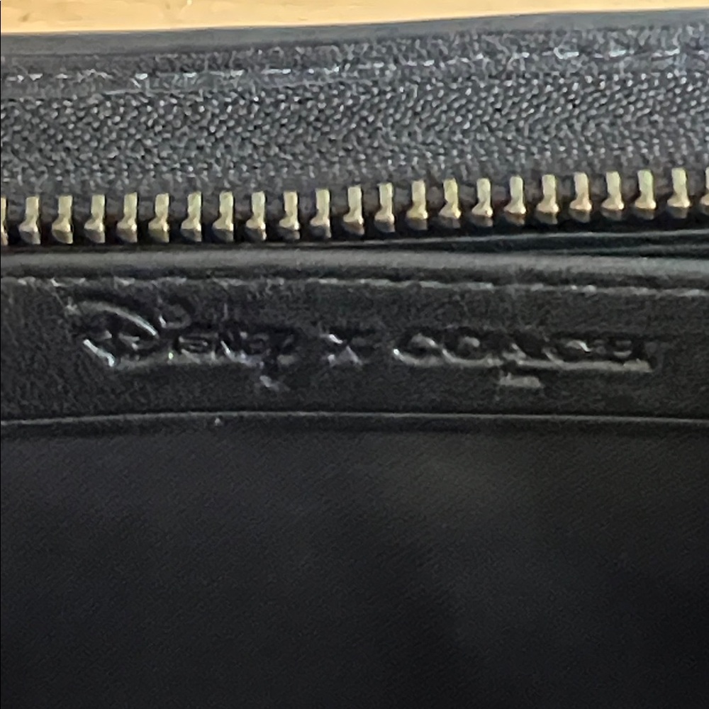 Disney Winking Mickey Mouse Glovetanned Leather Accordion Zip Wallet - Picture 6 of 8